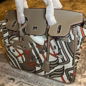 Elegant Patterned Satchel in Tan and Brown